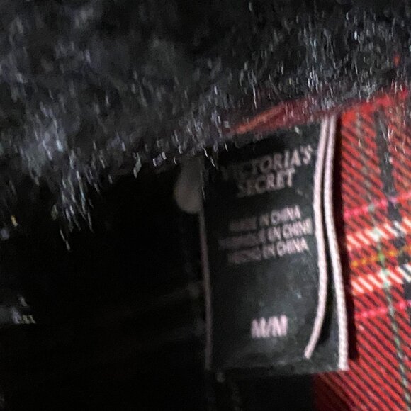 Victoria's Secret Bundle of 4 Slippers Valentines/Xmas/Plaid Size M/L **FIRM** - Picture 9 of 10